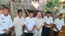 Turut Berduka, Bupati Muna Barat Sambangi Rumah Almarhumah Wa Ode Hartia