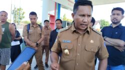Bupati Muna Barat Tinjau Antrian SPBU Suka Damai, Himbau ASN Sementara Gunakan Pertamax